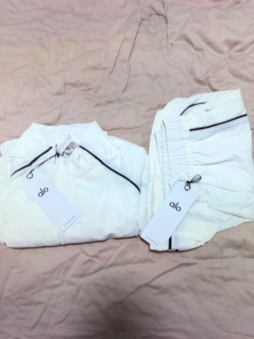 ALO Yoga Set White Cropped Bomber Jacket with Short - Picture 3 of 7
